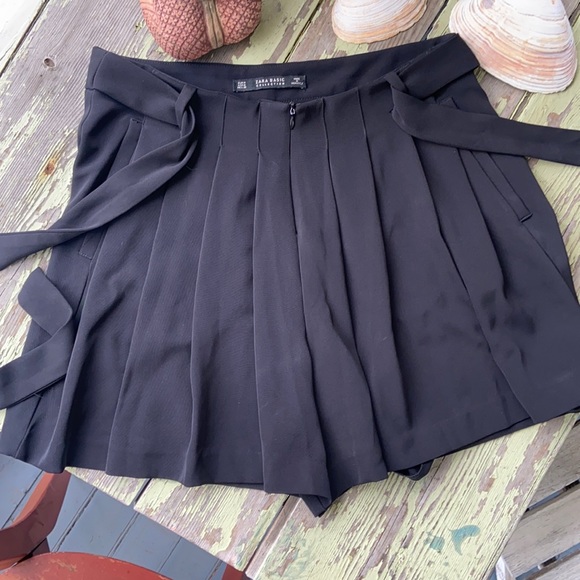 Zara Pants - Zara Basics Collection Pleated Belted Skirt M